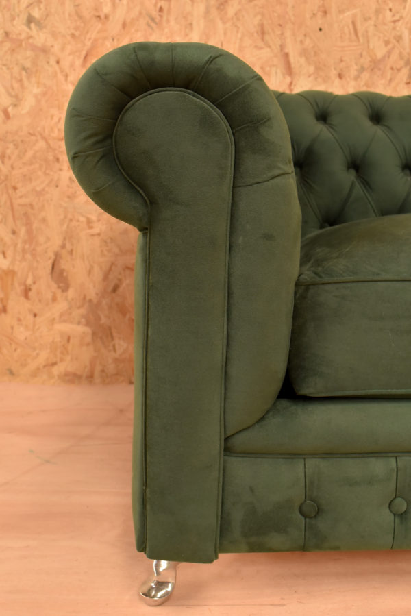 Detalle brazo sillon sofa Chester Pana Verde